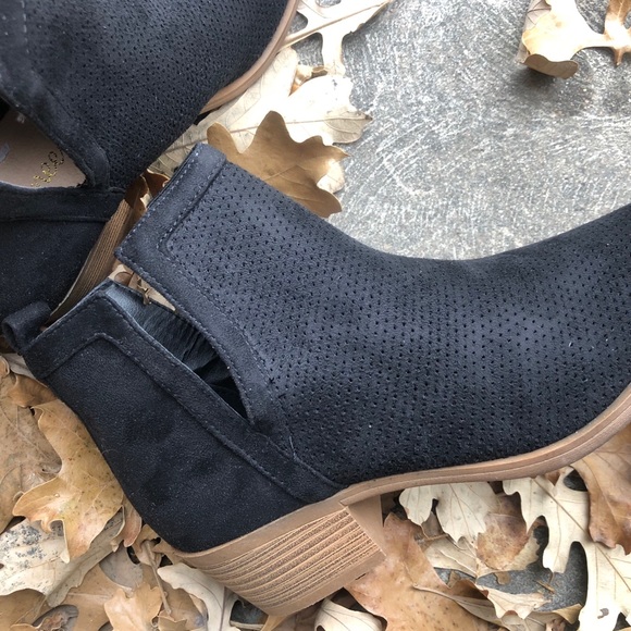 Black booties - Picture 5 of 5